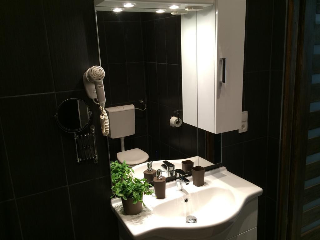 Central King Apartment Budapest Room photo